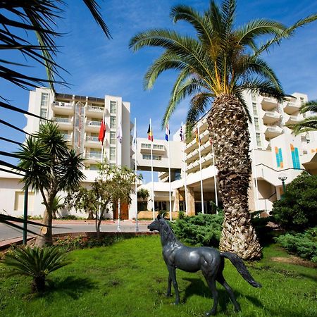 Fantasia Deluxe Hotel คูซาดาซี ภายนอก รูปภาพ