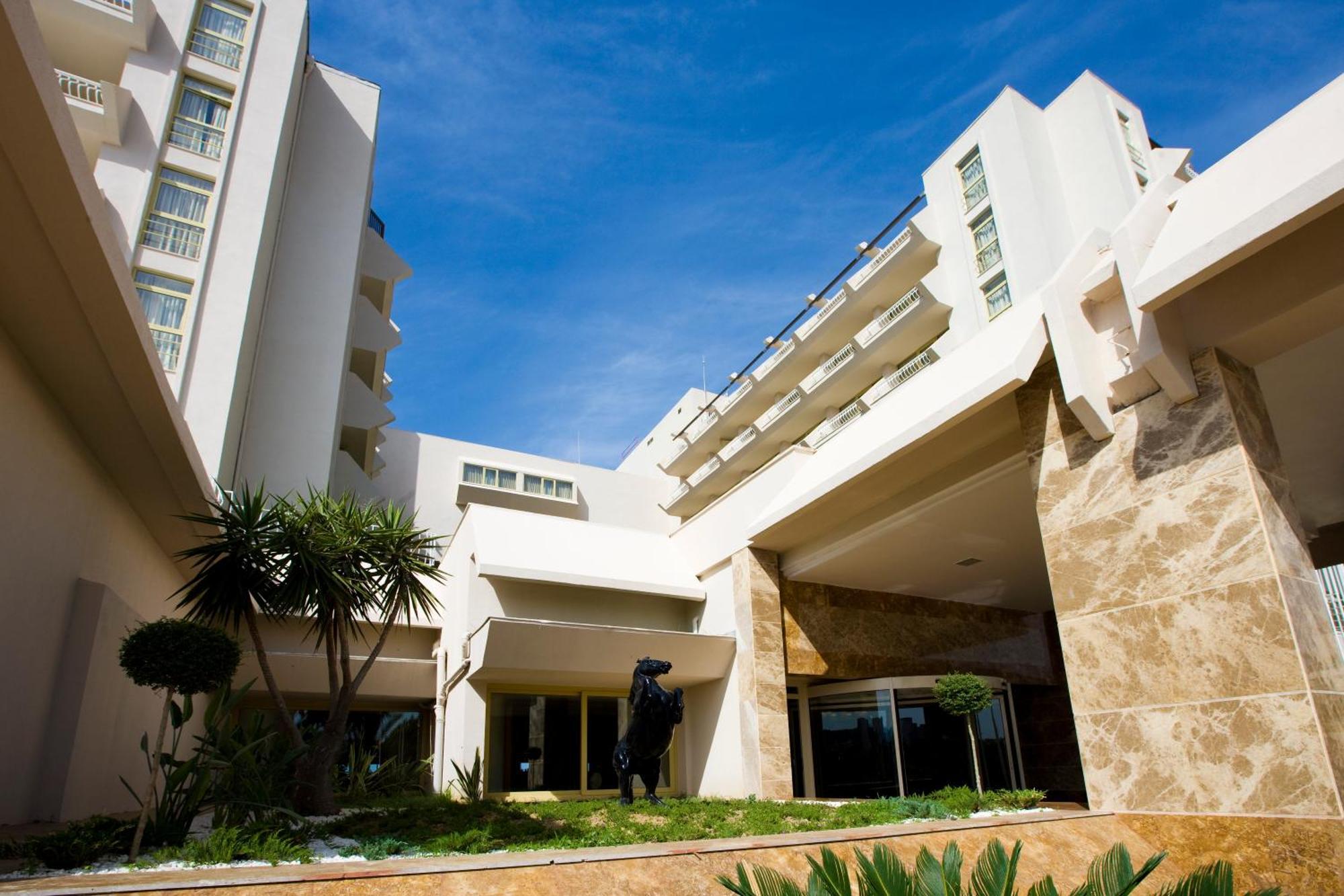 Fantasia Deluxe Hotel คูซาดาซี ภายนอก รูปภาพ
