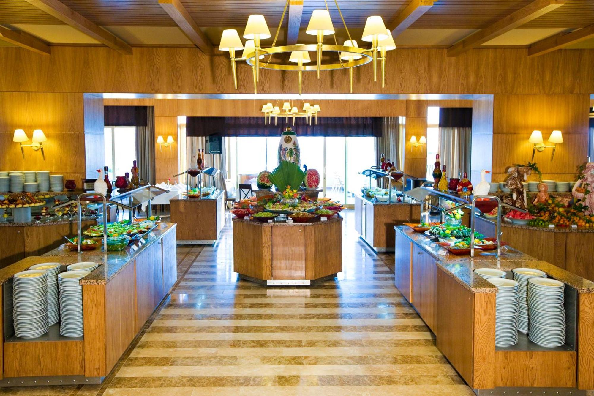 Fantasia Deluxe Hotel คูซาดาซี ภายนอก รูปภาพ