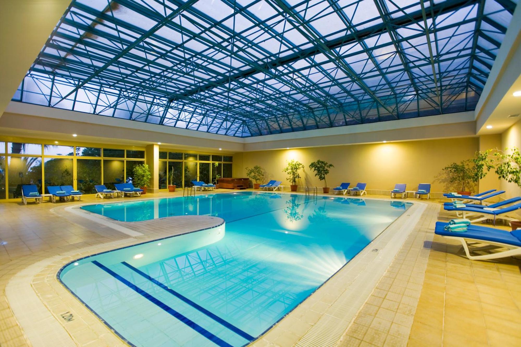 Fantasia Deluxe Hotel คูซาดาซี ภายนอก รูปภาพ