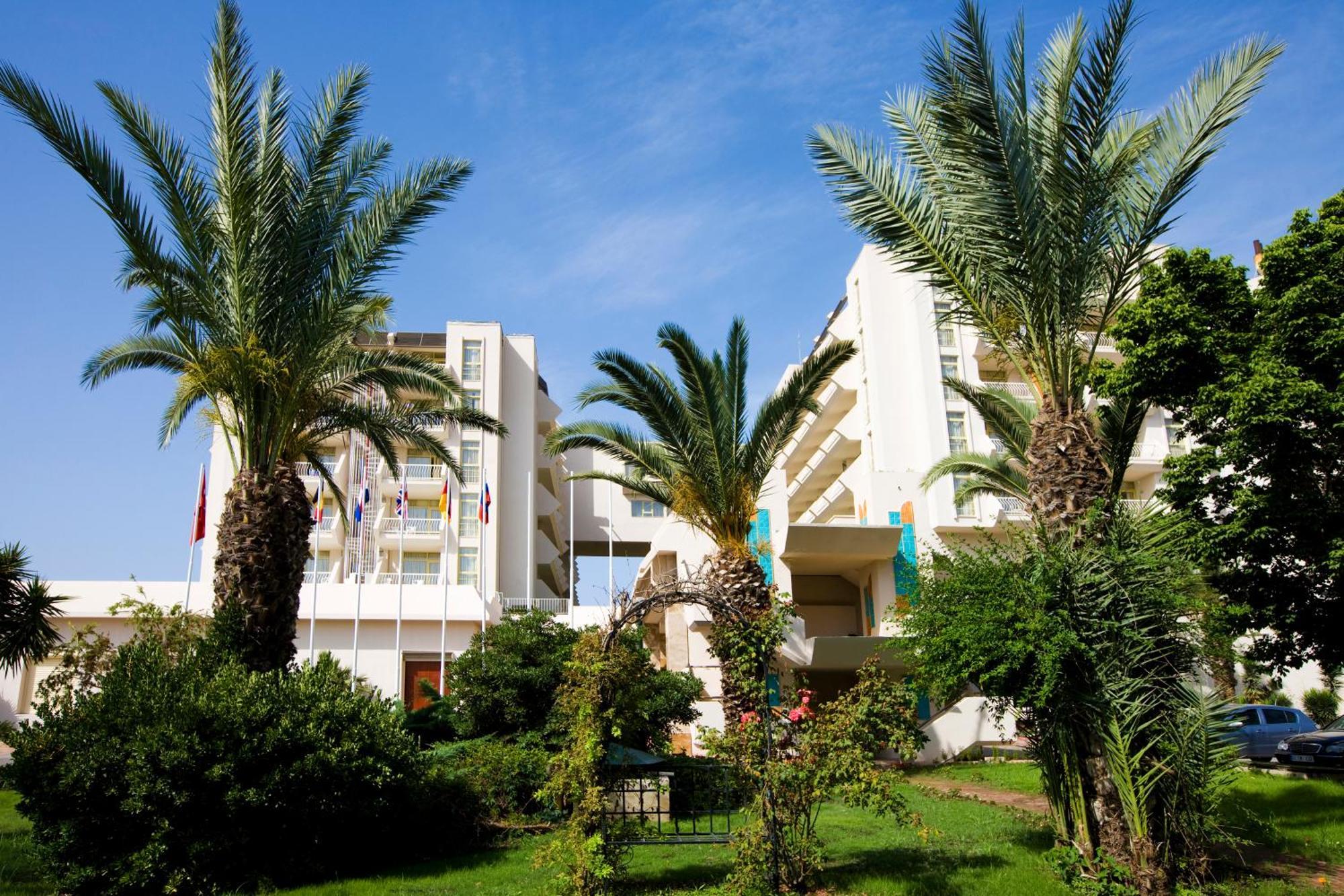 Fantasia Deluxe Hotel คูซาดาซี ภายนอก รูปภาพ